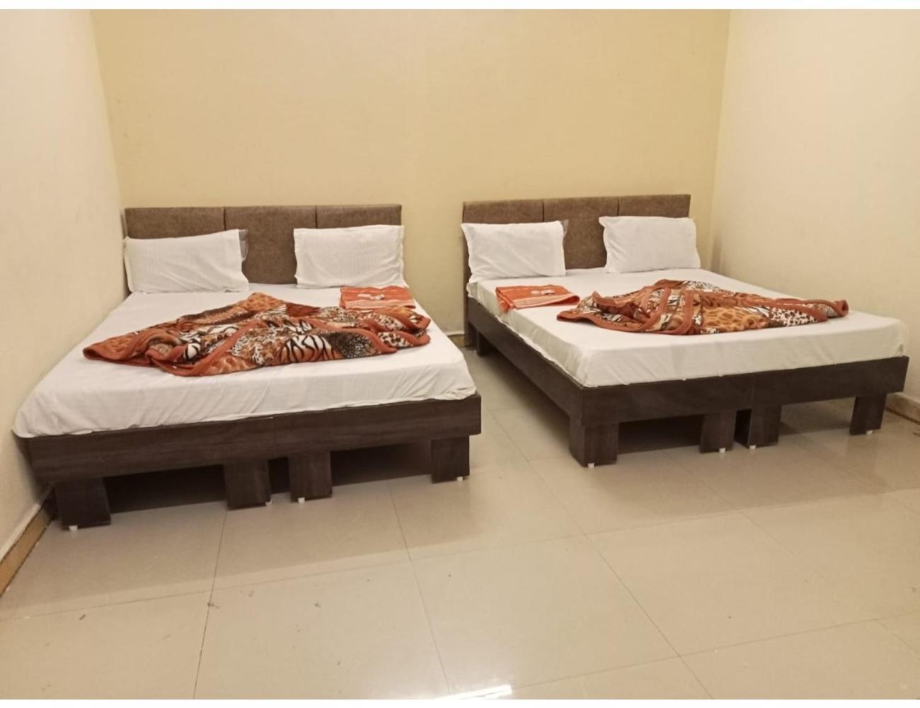 Hotel Mahakal Vishram, Удджайн Экстерьер фото