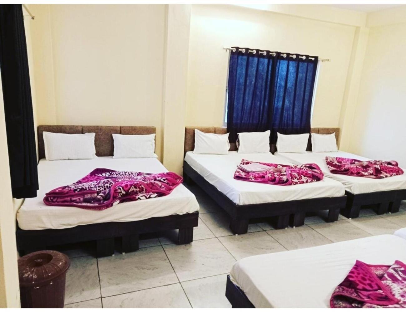 Hotel Mahakal Vishram, Удджайн Экстерьер фото